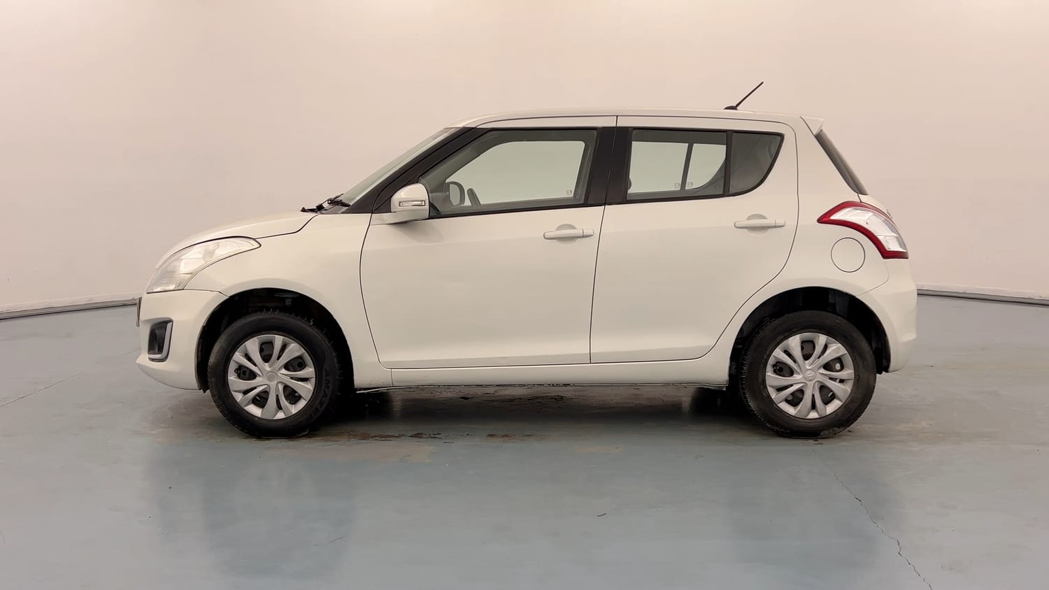 Used 2017 Maruti Suzuki Swift VXI (O) Petrol Manual exterior LEFT SIDE VIEW