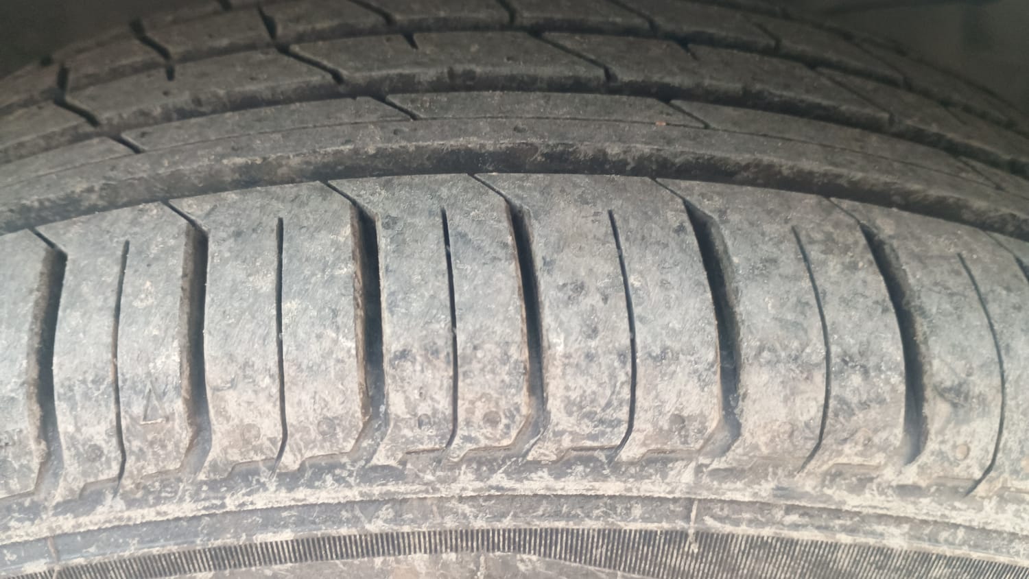 Used 2023 Honda City ZX Petrol Petrol Manual tyres RIGHT FRONT TYRE TREAD VIEW