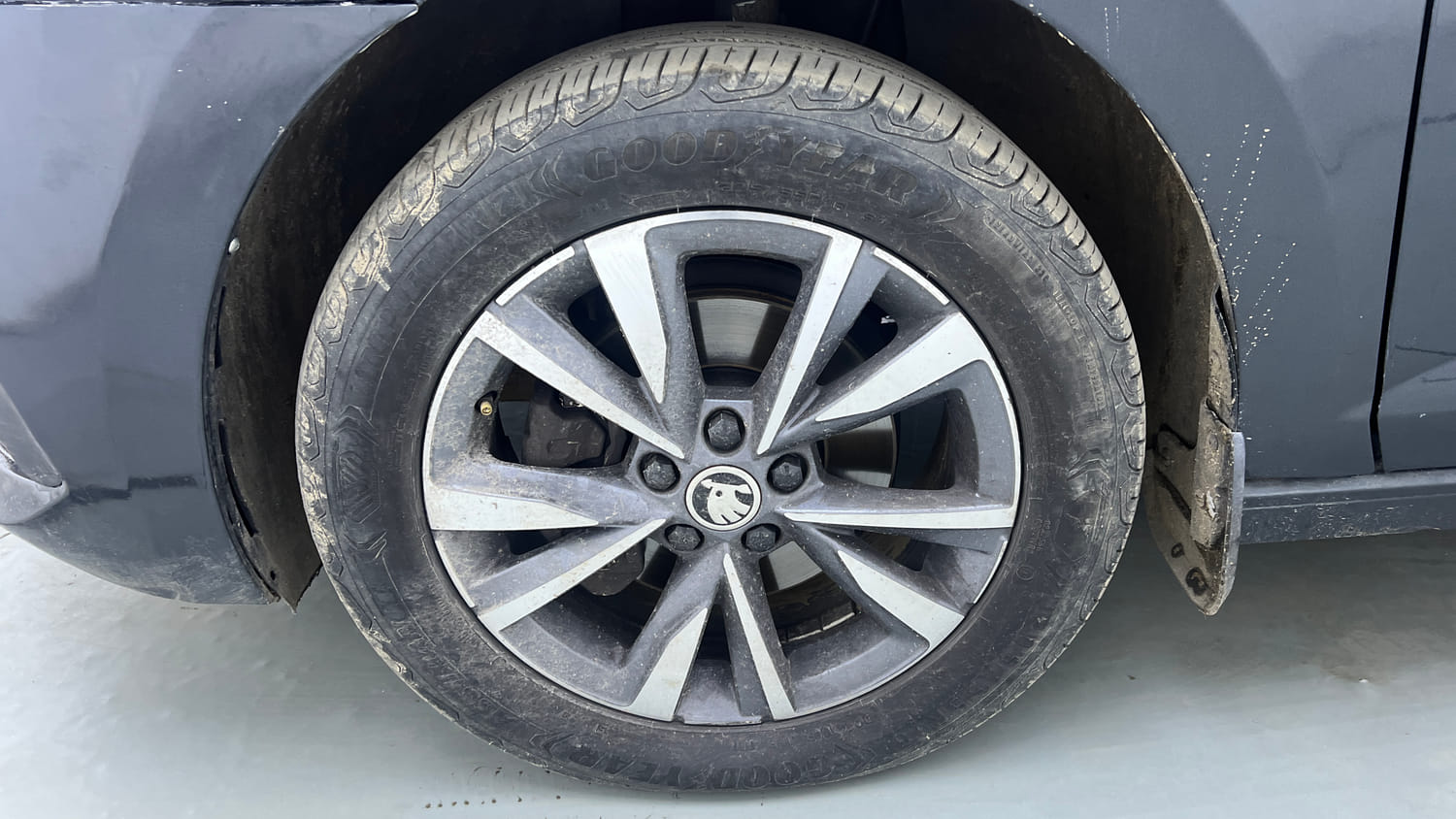 Used 2025 Skoda Slavia Style 1.0L TSI AT Petrol Automatic tyres LEFT FRONT TYRE RIM VIEW