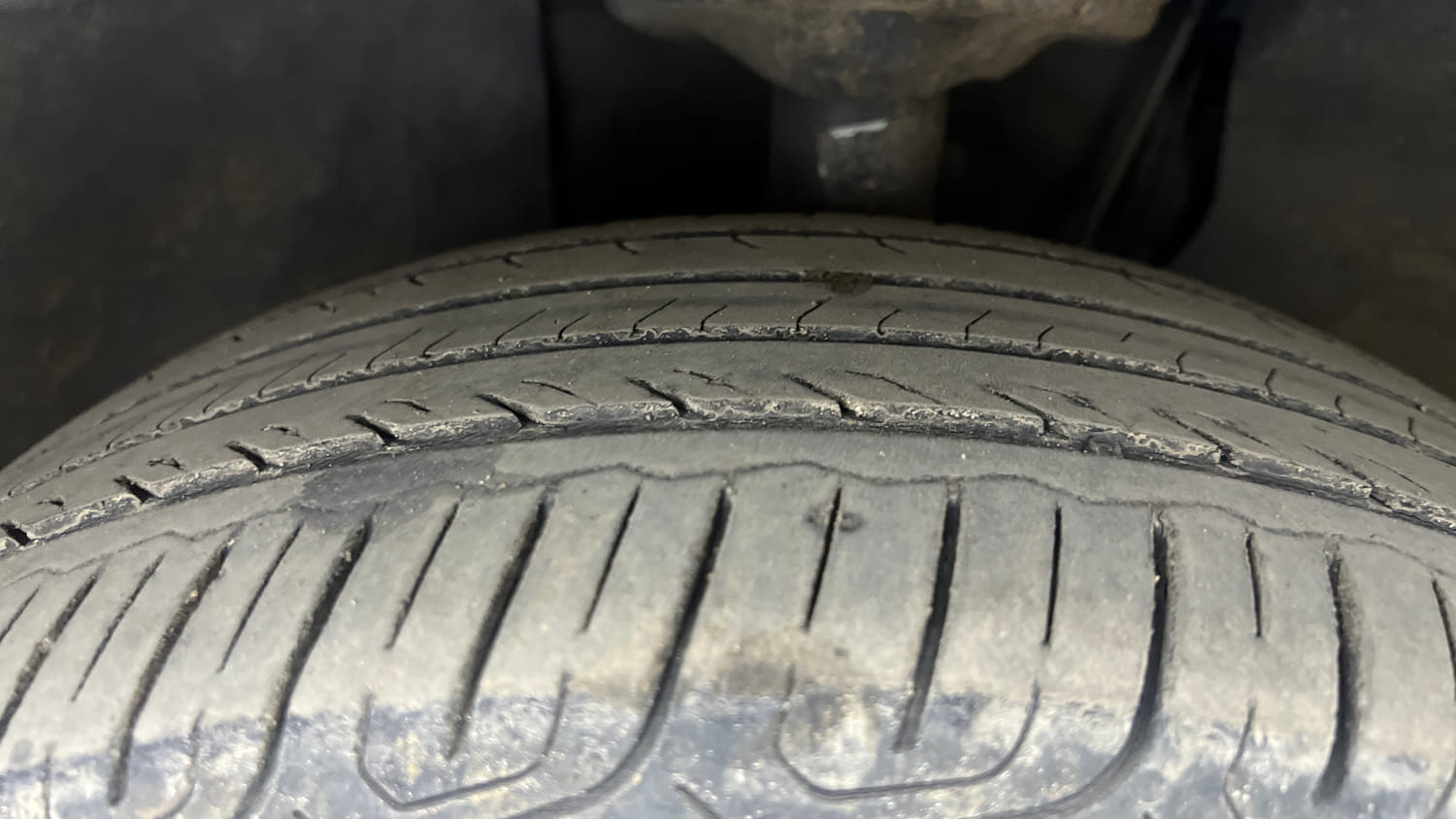 Used 2025 Skoda Slavia Style 1.0L TSI AT Petrol Automatic tyres LEFT FRONT TYRE TREAD VIEW