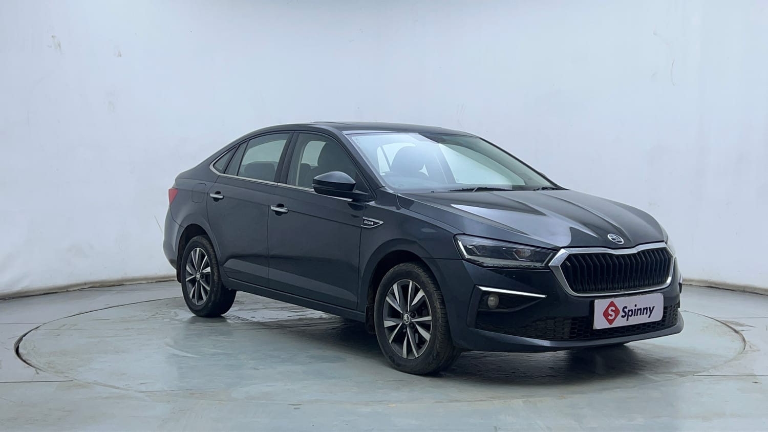 Used 2025 Skoda Slavia Style 1.0L TSI AT Petrol Automatic exterior RIGHT FRONT CORNER VIEW