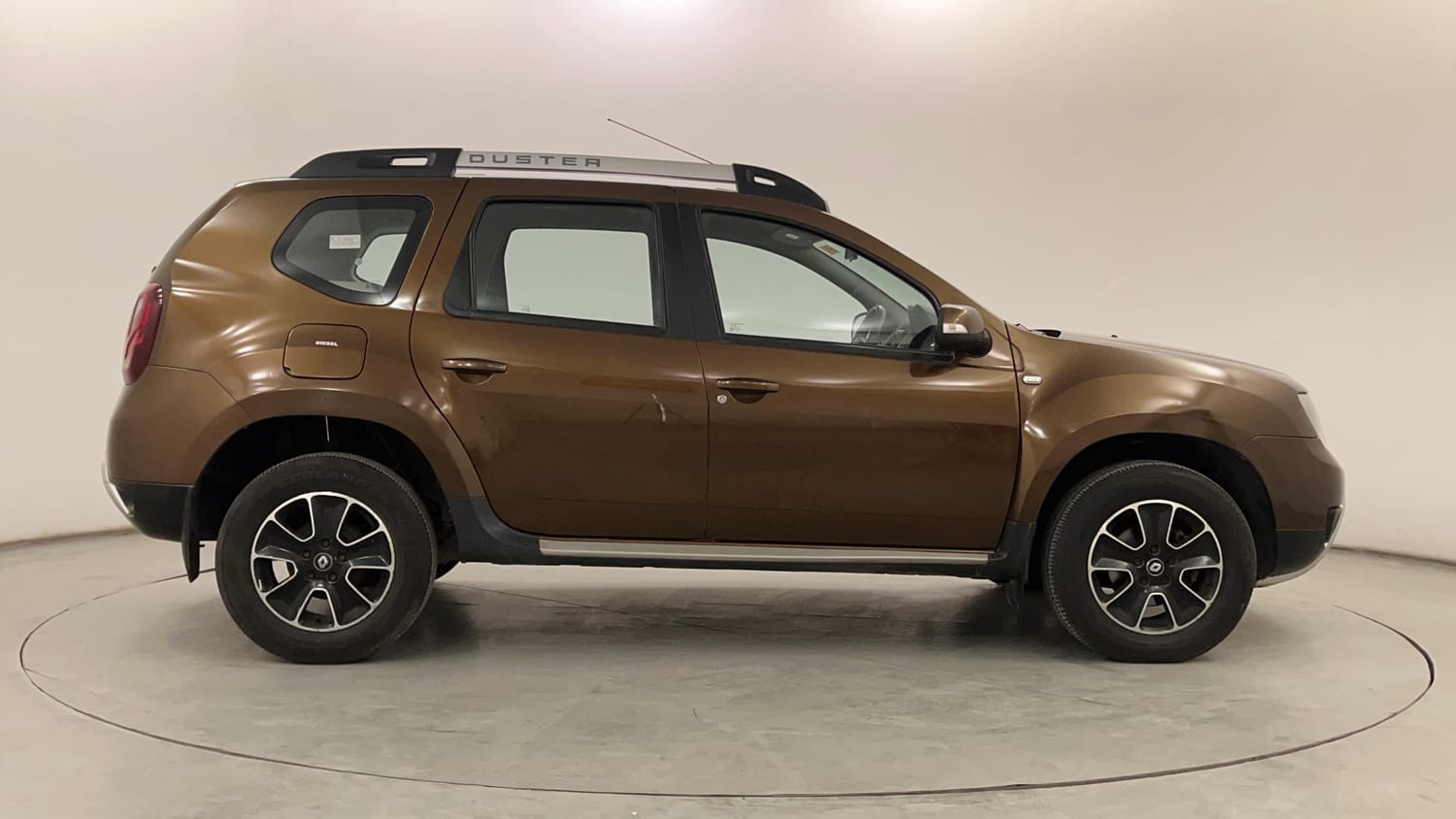 Used 2017 Renault Duster 110 PS RXZ 4X2 MT Diesel Diesel Manual exterior RIGHT SIDE VIEW