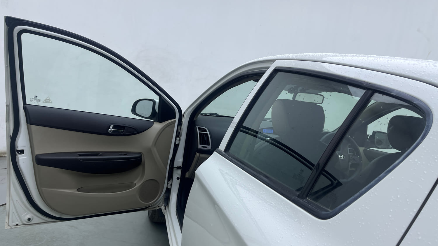 Used 2012 Hyundai i20 Sportz 1.2 Petrol Manual interior LEFT FRONT DOOR OPEN VIEW