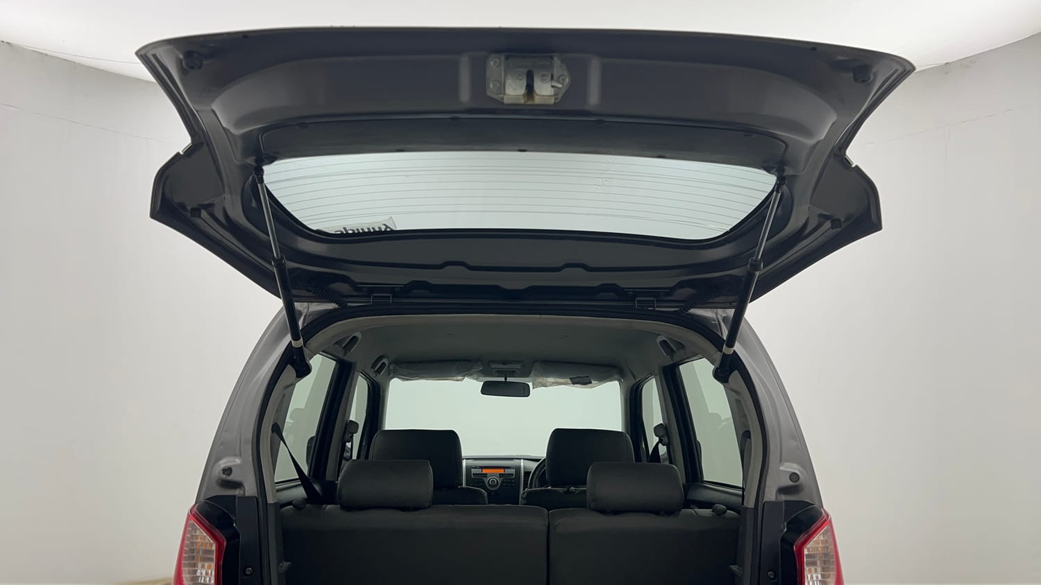 Used 2012 Maruti Suzuki Wagon R 1.0 VXi Petrol Manual interior DICKY DOOR OPEN VIEW