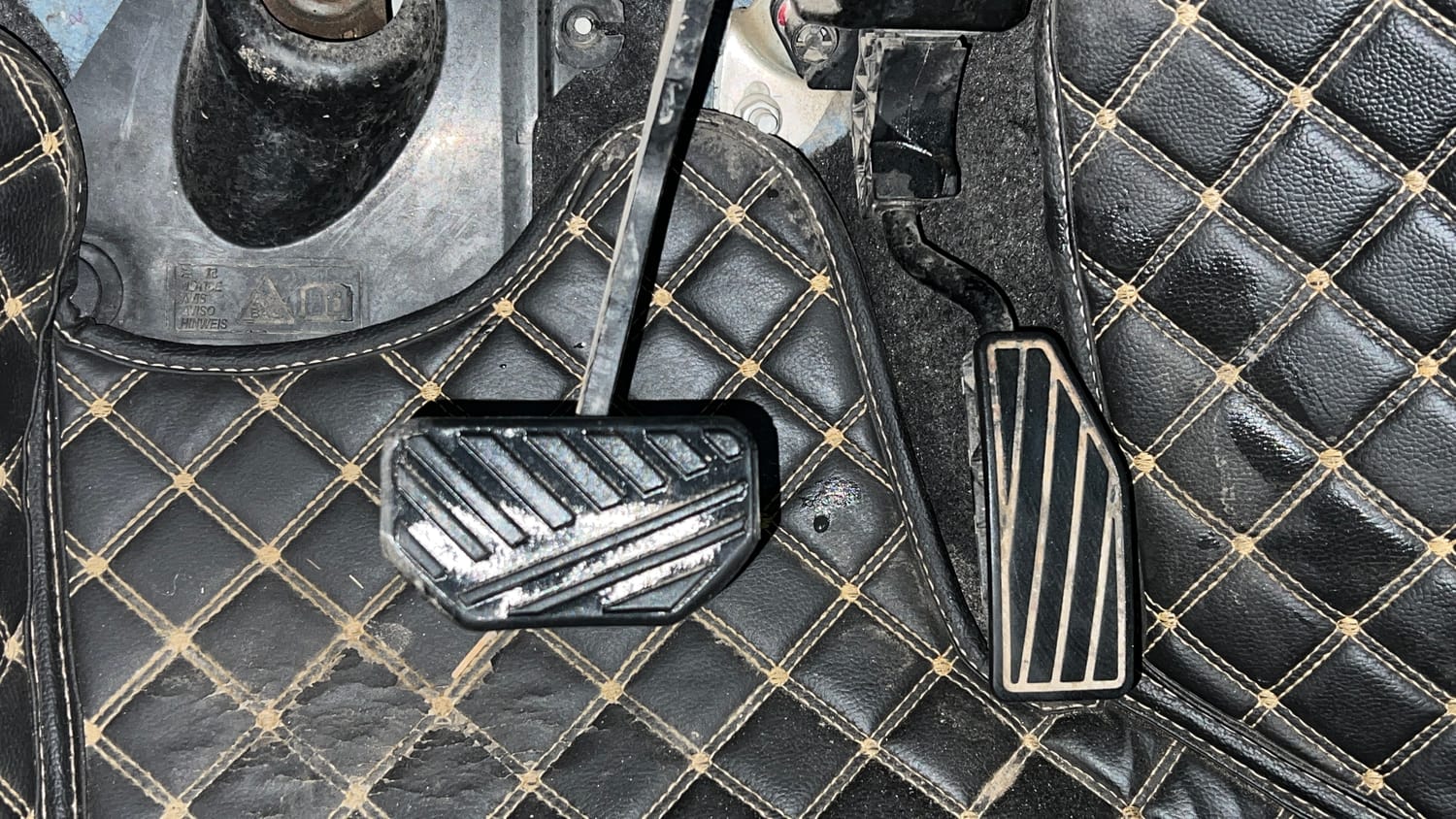 Used 2023 Maruti Suzuki Wagon R VXI 1.0 AGS Petrol Automatic interior PEDALS VIEW