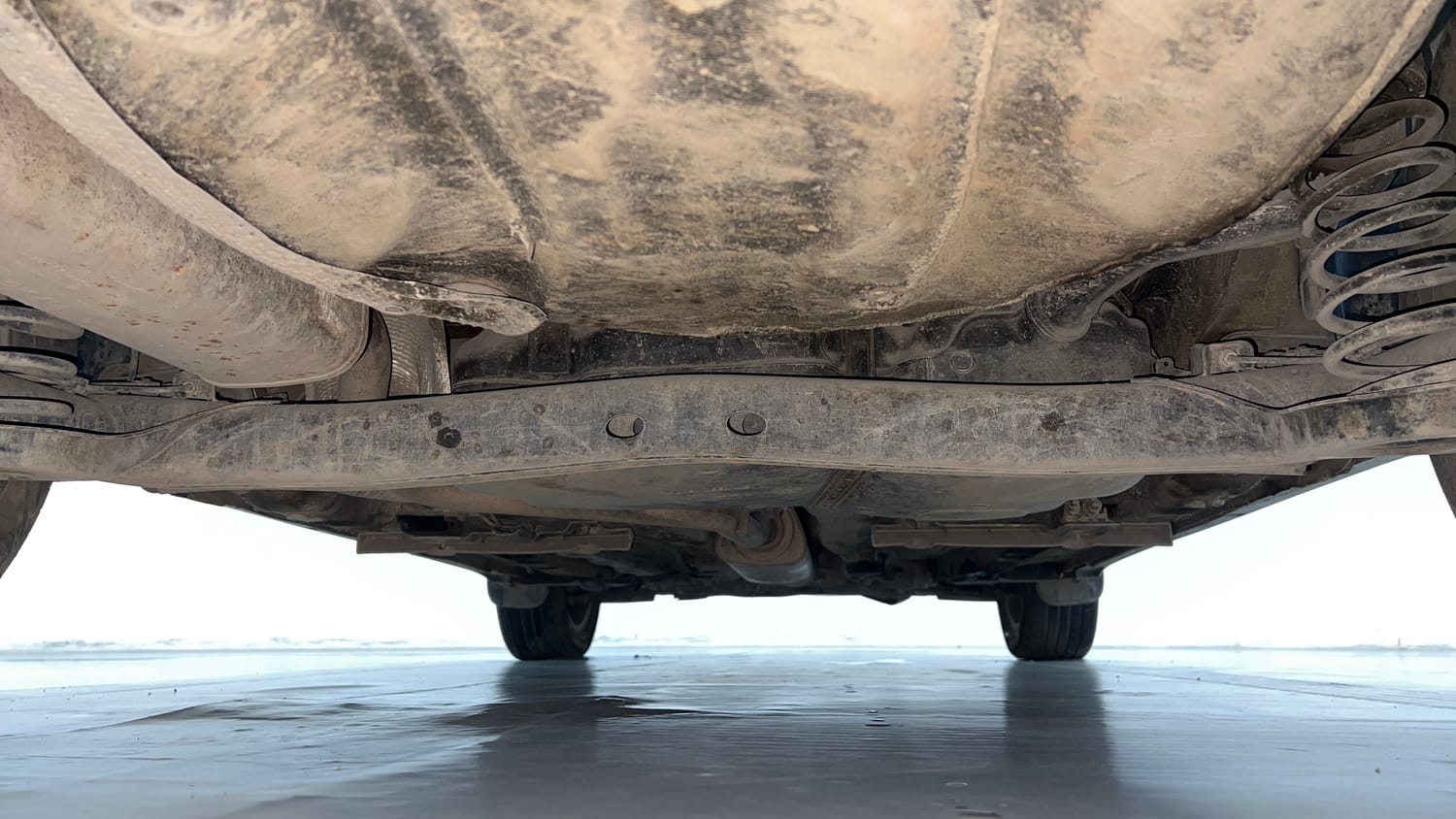 Used 2023 Skoda Kushaq Ambition 1.5L TSI MT Petrol Manual extra REAR UNDERBODY VIEW (TAKEN FROM REAR)