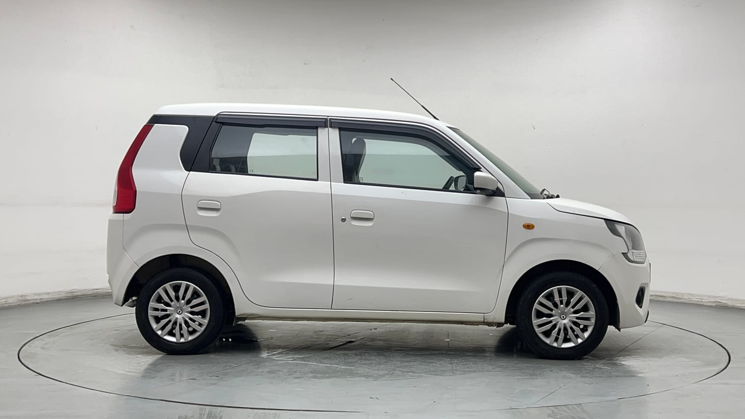 Used 2023 Maruti Suzuki Wagon R VXI 1.0 AGS Petrol Automatic exterior RIGHT SIDE VIEW