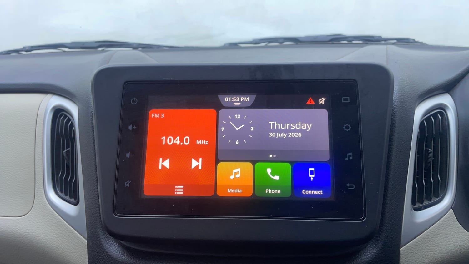 Used 2019 Maruti Suzuki Wagon R ZXi 1.2 AMT Petrol Automatic top_features Touch screen infotainment system