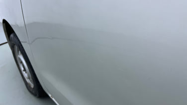 minor_scratch_0