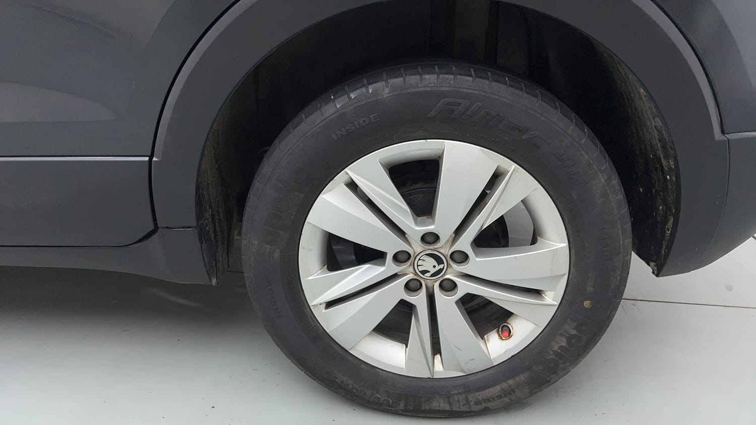Used 2023 Skoda Kushaq Ambition 1.5L TSI MT Petrol Manual tyres LEFT REAR TYRE RIM VIEW