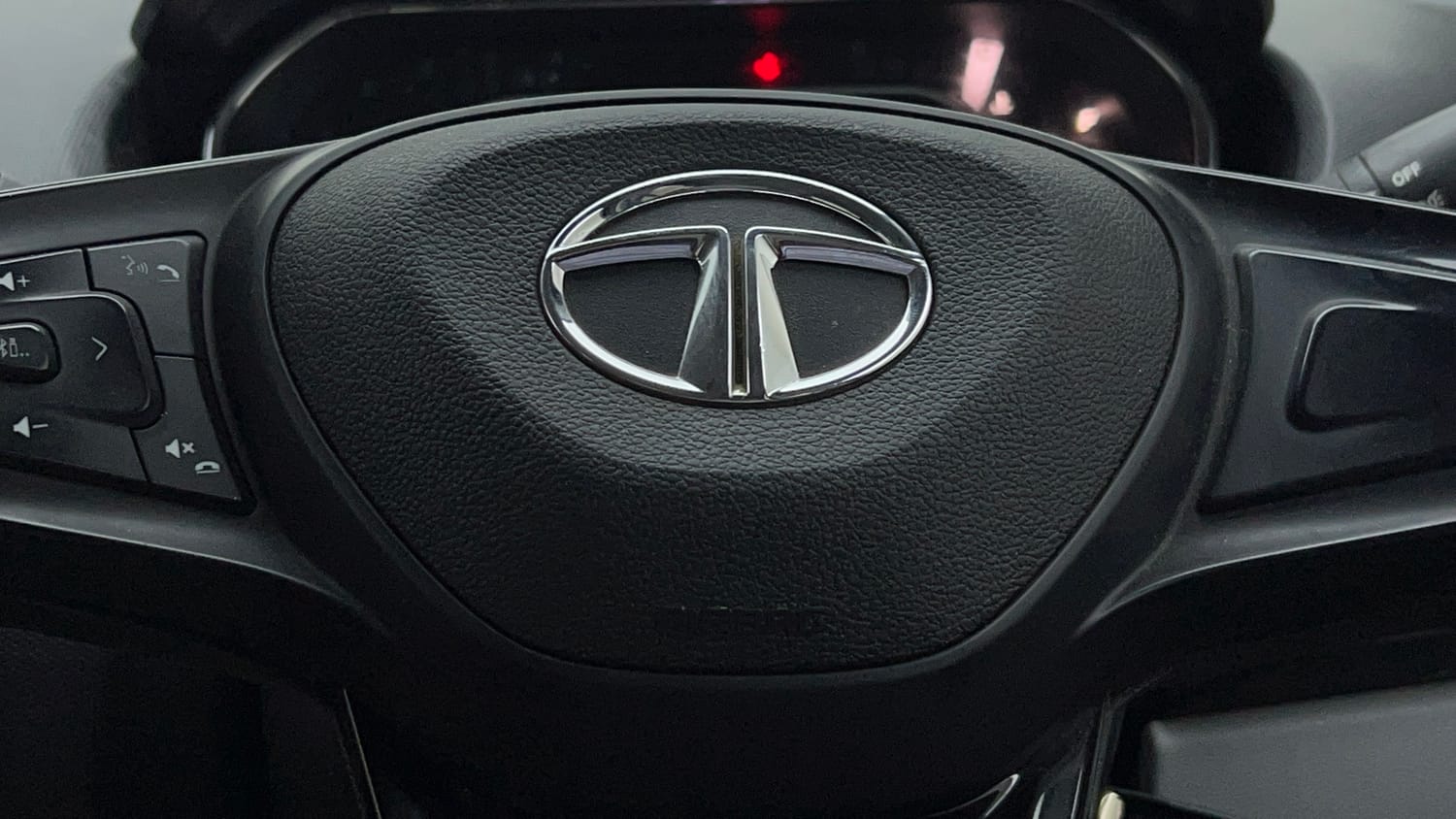 Used 2021 Tata Tiago XZ Plus Petrol Manual top_features Airbags