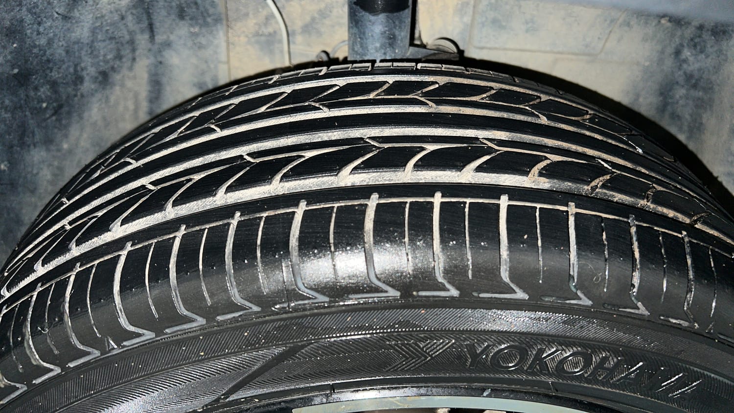 Used 2024 Tata Punch Accomplished Dazzle Sunroof CNG Cng Manual tyres RIGHT FRONT TYRE TREAD VIEW