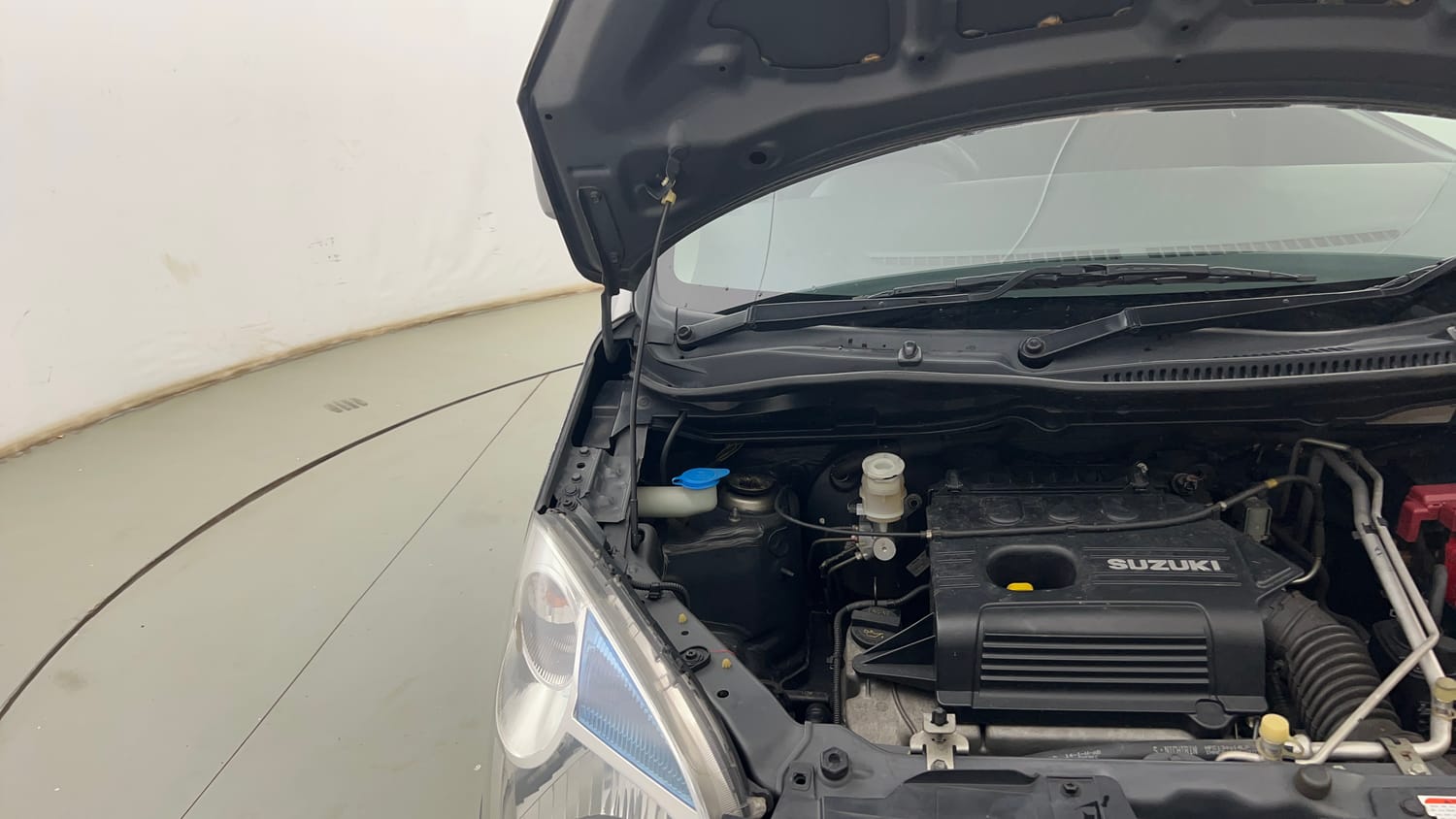 Used 2012 Maruti Suzuki Wagon R 1.0 VXi Petrol Manual engine ENGINE RIGHT SIDE HINGE & APRON VIEW
