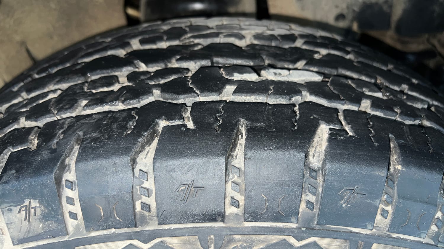 Used 2024 Mahindra Thar LX Hard Top Petrol AT RWD Petrol Automatic tyres RIGHT FRONT TYRE TREAD VIEW