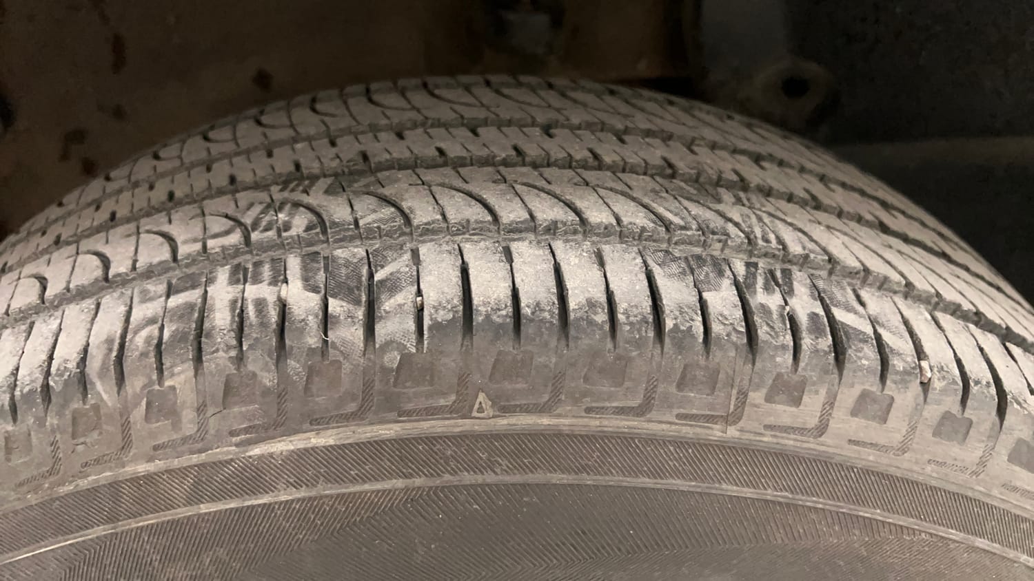 Used 2017 Renault Duster 110 PS RXZ 4X2 MT Diesel Diesel Manual tyres LEFT REAR TYRE TREAD VIEW