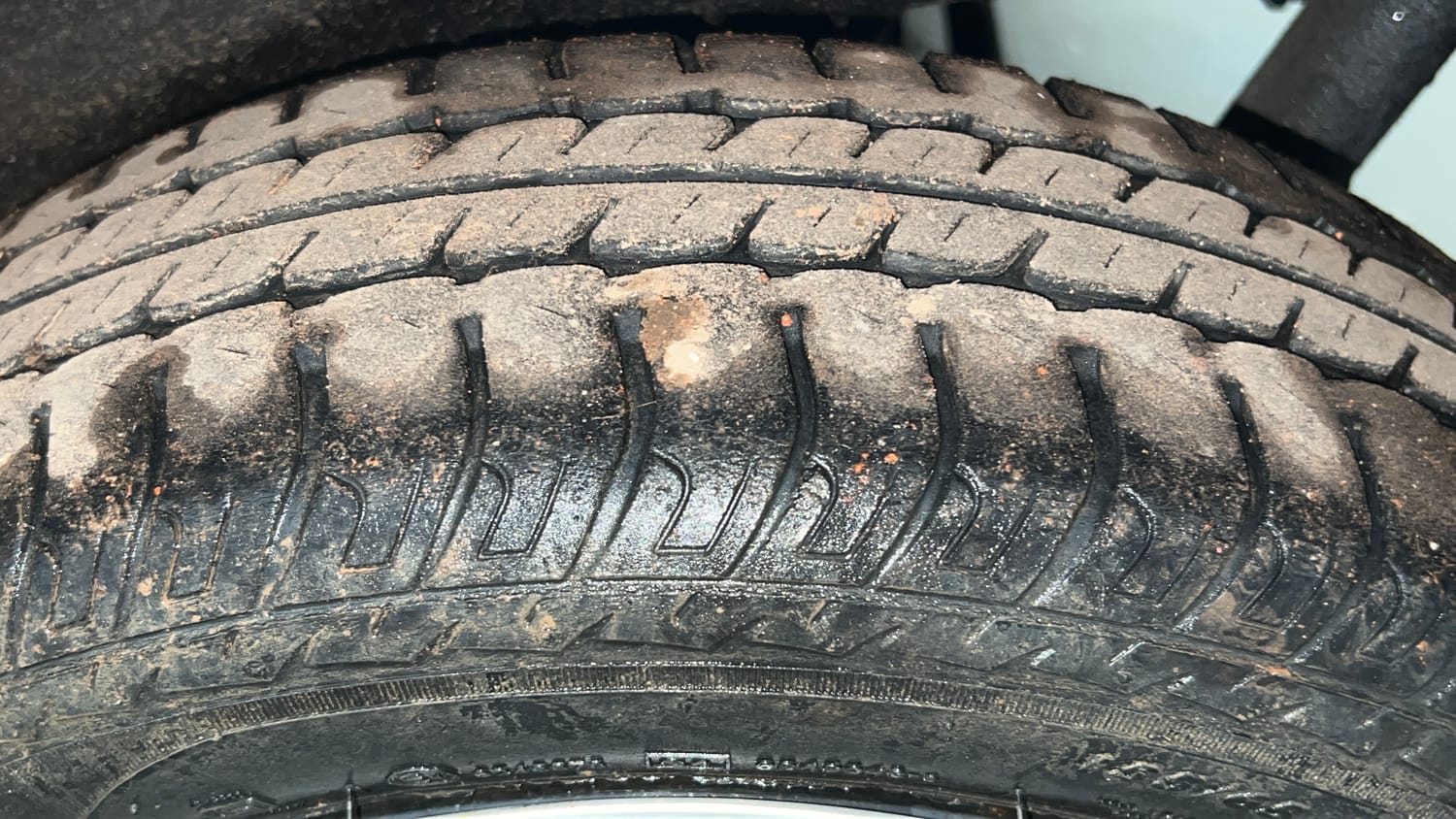 Used 2012 Maruti Suzuki Wagon R 1.0 VXi Petrol Manual tyres LEFT REAR TYRE TREAD VIEW