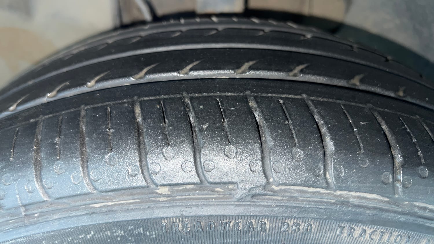 Used 2021 Tata Tiago XZ Plus Petrol Manual tyres LEFT FRONT TYRE TREAD VIEW