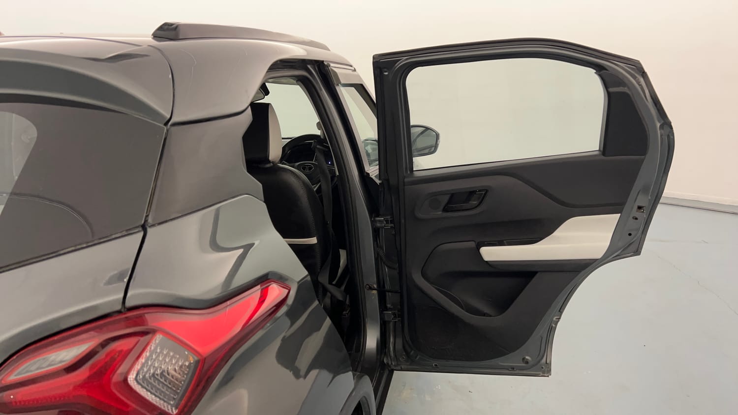 Used 2024 Tata Punch Accomplished Dazzle Sunroof CNG Cng Manual interior RIGHT REAR DOOR OPEN VIEW