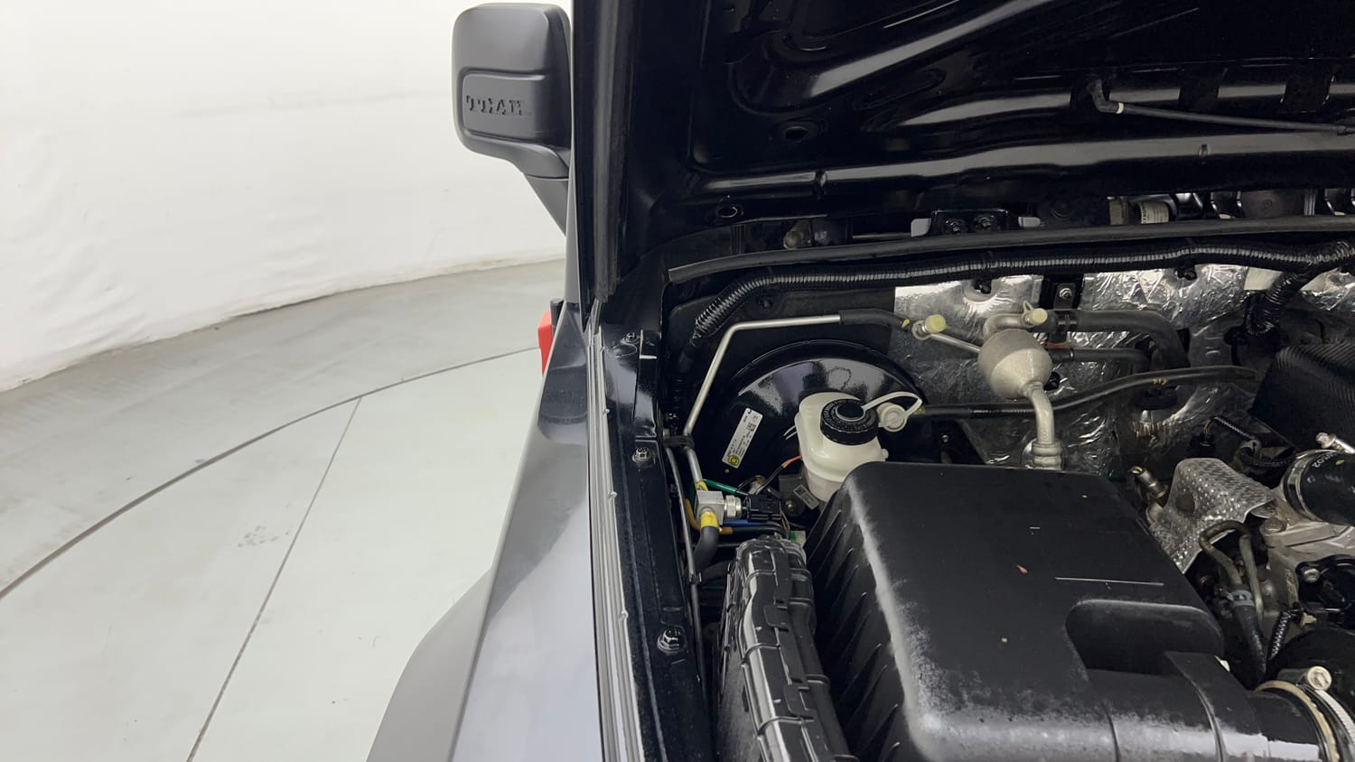 Used 2024 Mahindra Thar LX Hard Top Petrol AT RWD Petrol Automatic engine ENGINE RIGHT SIDE HINGE & APRON VIEW