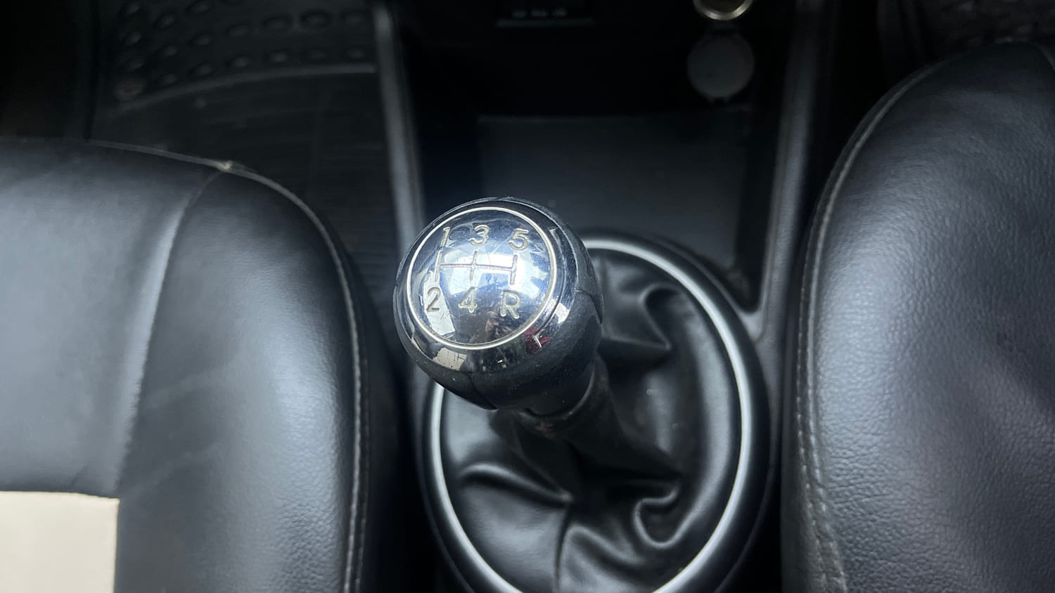 Used 2012 Hyundai i20 Sportz 1.2 Petrol Manual interior GEAR  KNOB VIEW