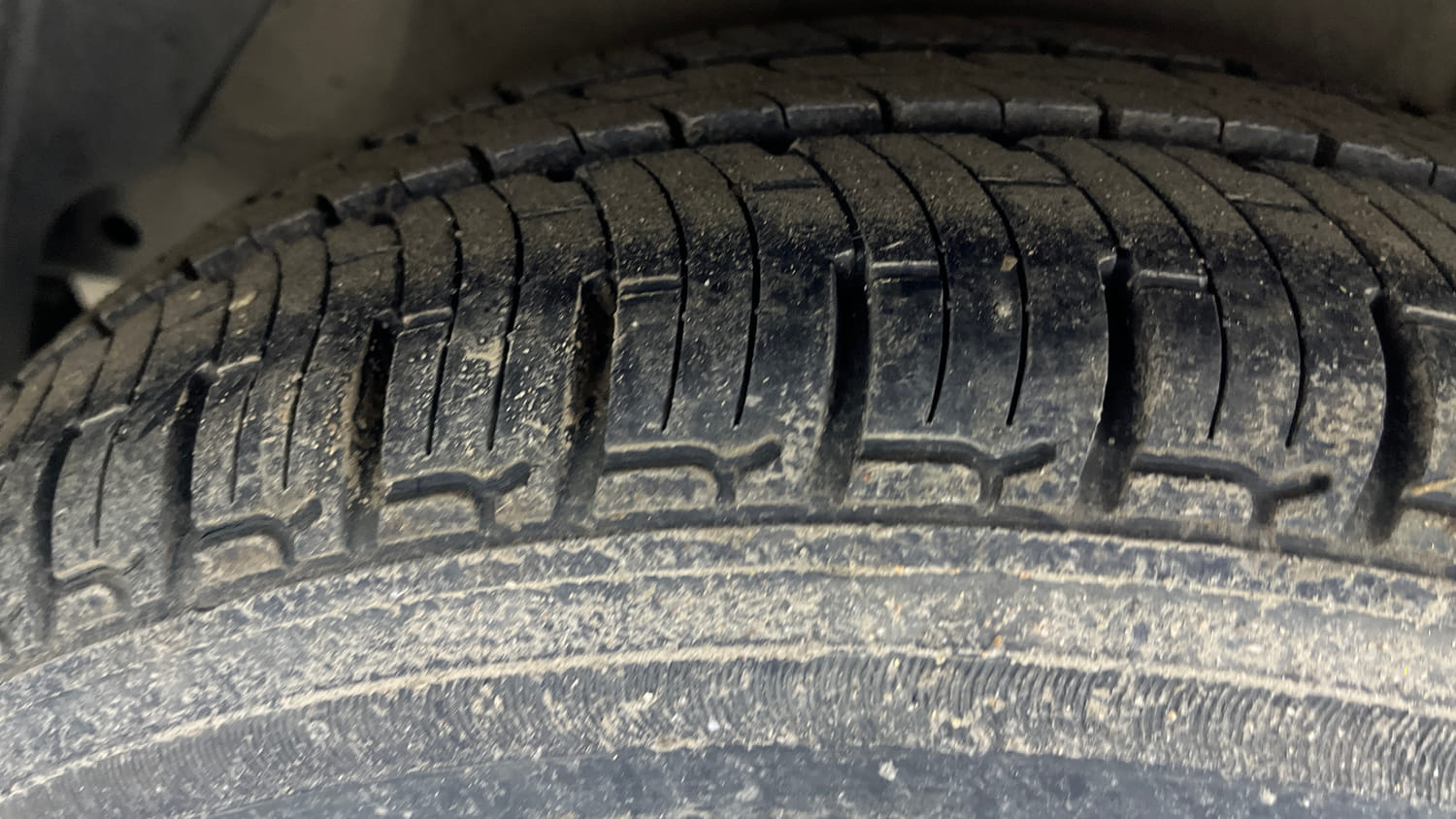 Used 2012 Hyundai i20 Sportz 1.2 Petrol Manual tyres RIGHT REAR TYRE TREAD VIEW