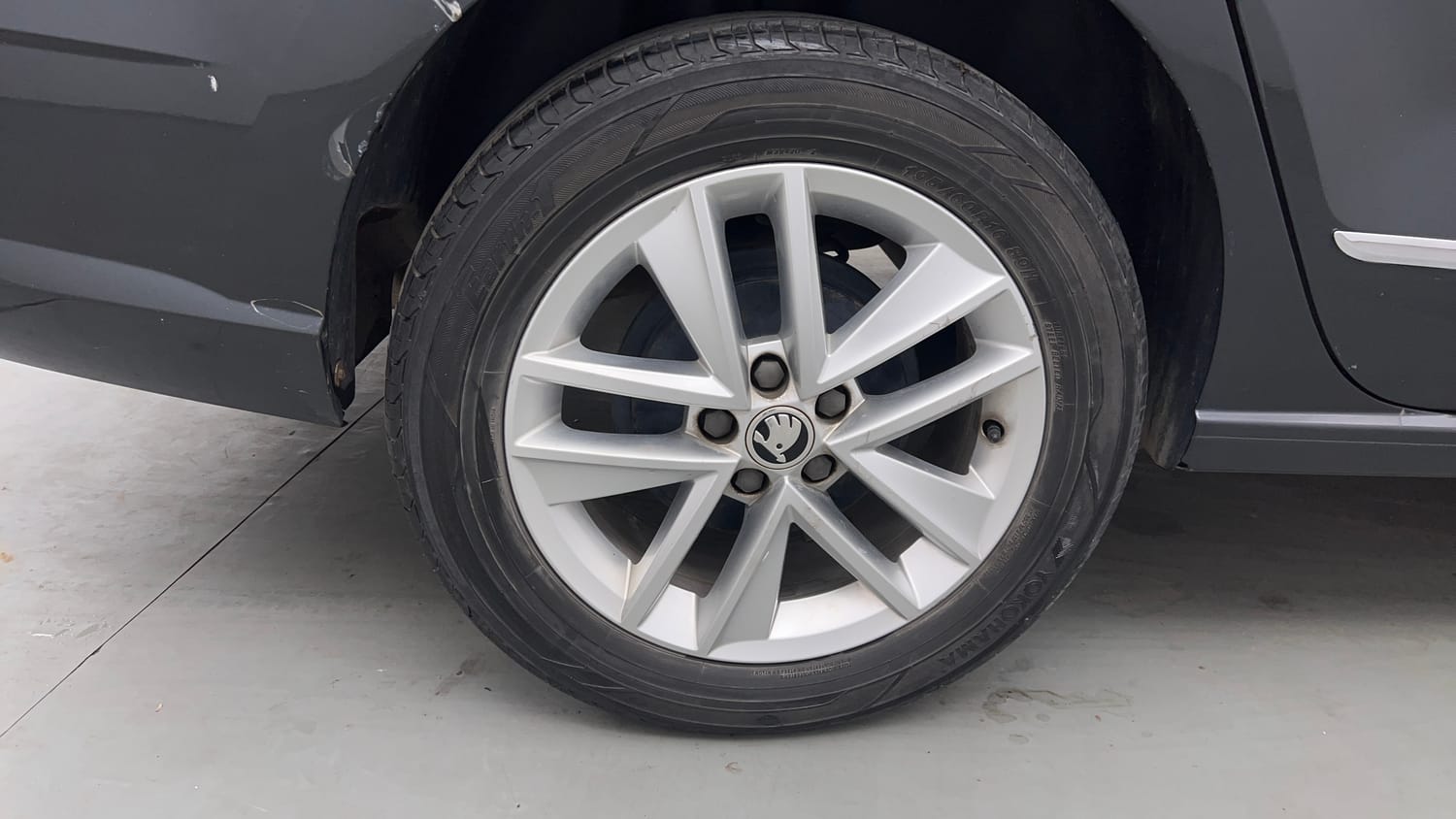 Used 2022 Skoda Rapid Style Petrol Manual tyres RIGHT REAR TYRE RIM VIEW