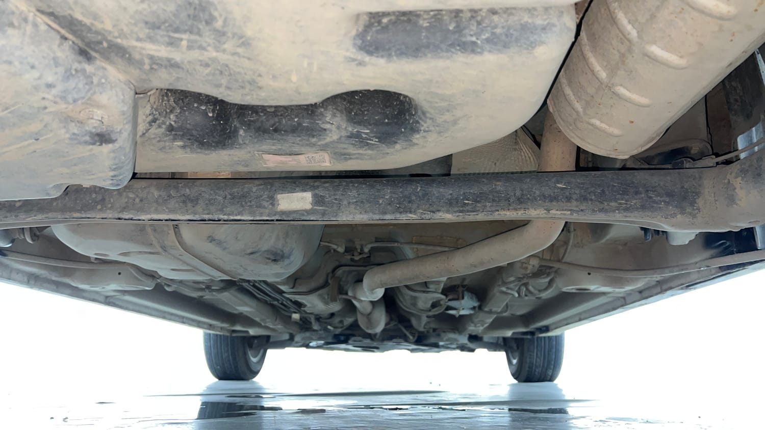 Used 2023 Mahindra XUV 300 W6 1.5 Diesel Diesel Manual extra REAR UNDERBODY VIEW (TAKEN FROM REAR)