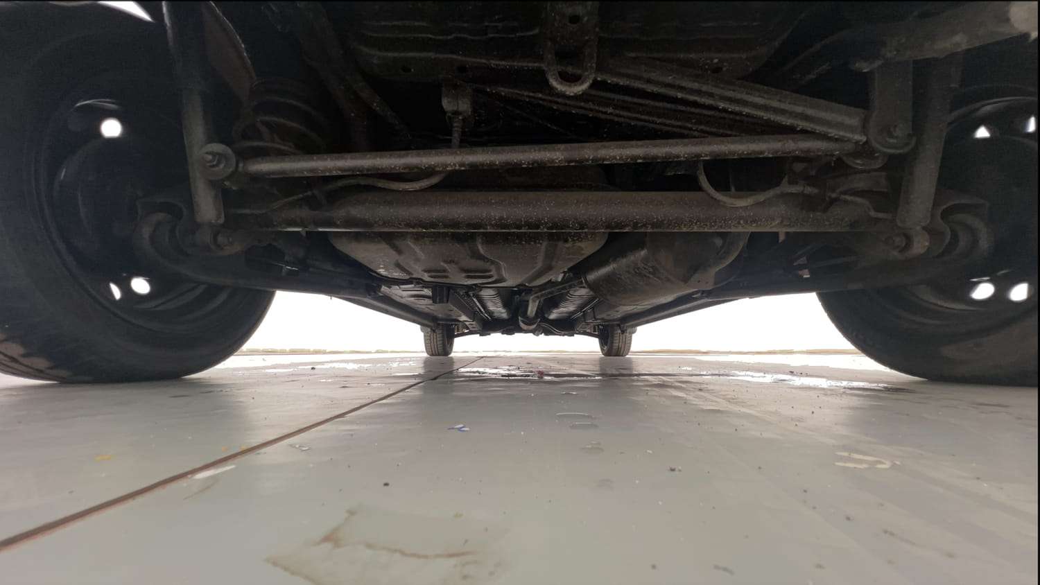 Used 2012 Maruti Suzuki Wagon R 1.0 VXi Petrol Manual extra REAR UNDERBODY VIEW (TAKEN FROM REAR)