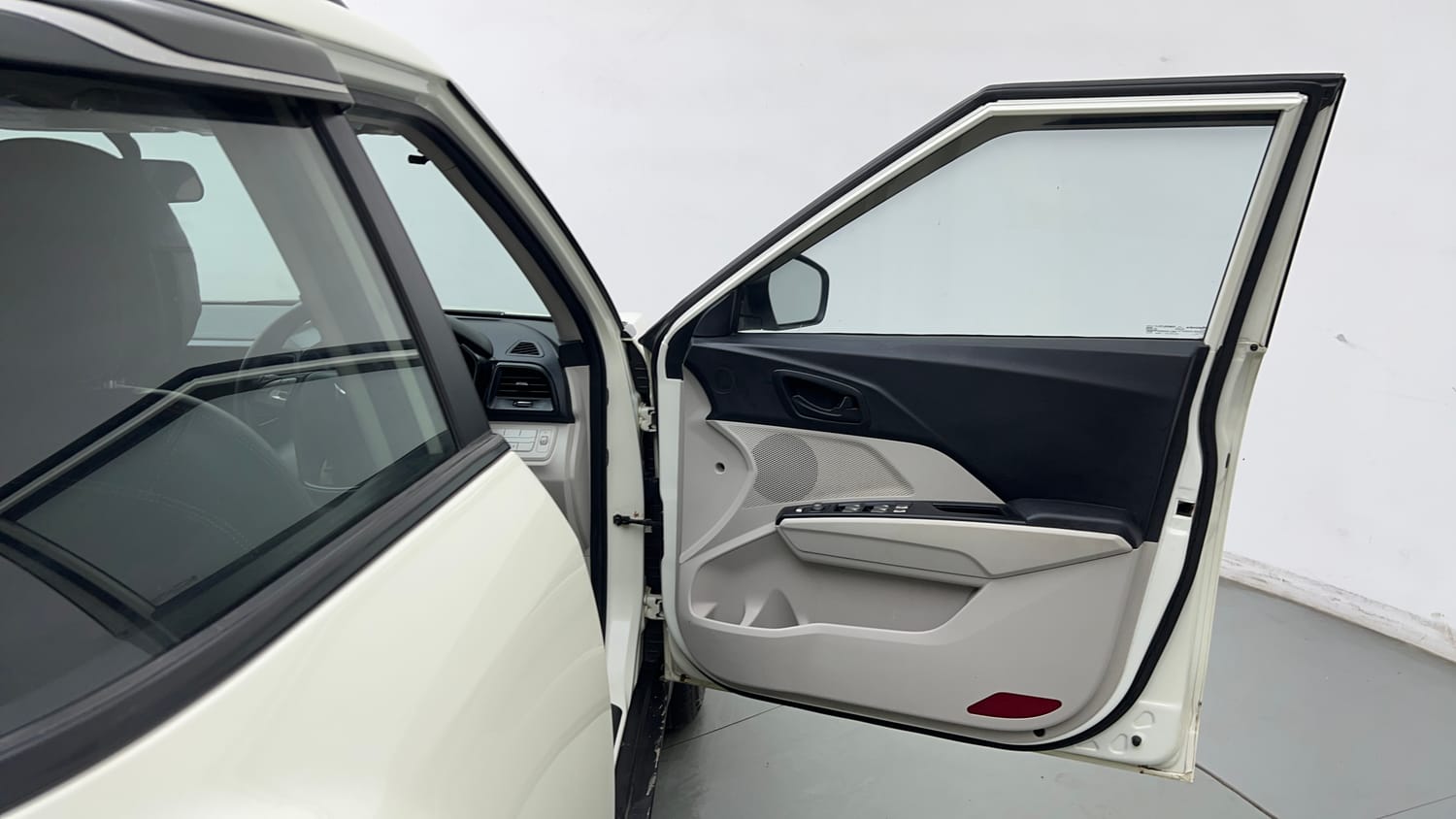 Used 2023 Mahindra XUV 300 W6 1.5 Diesel Diesel Manual interior RIGHT FRONT DOOR OPEN VIEW