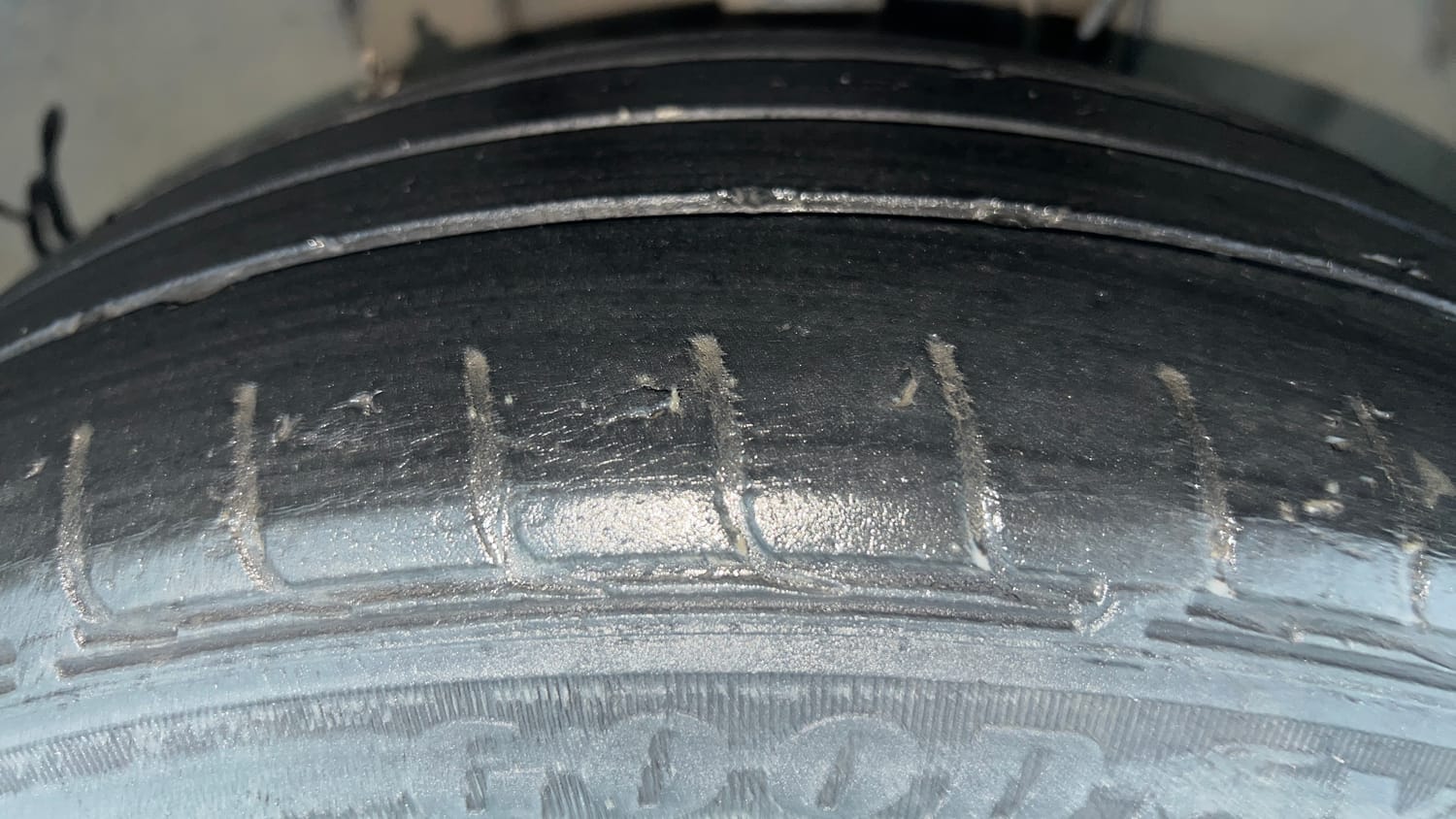 Used 2021 Tata Tiago XZ Plus Petrol Manual tyres RIGHT FRONT TYRE TREAD VIEW