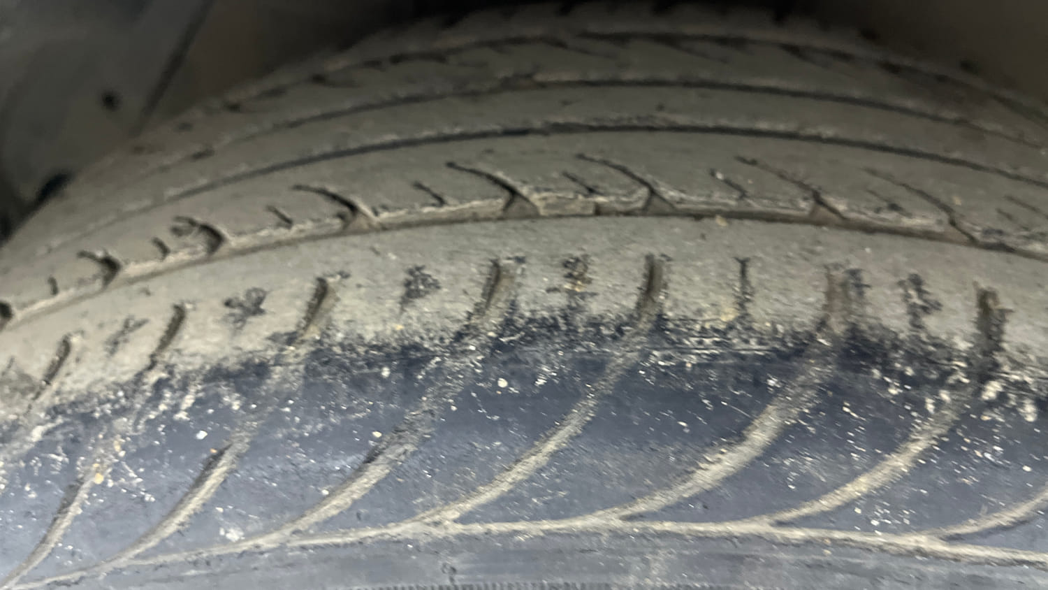 Used 2012 Hyundai i20 Sportz 1.2 Petrol Manual tyres LEFT FRONT TYRE TREAD VIEW