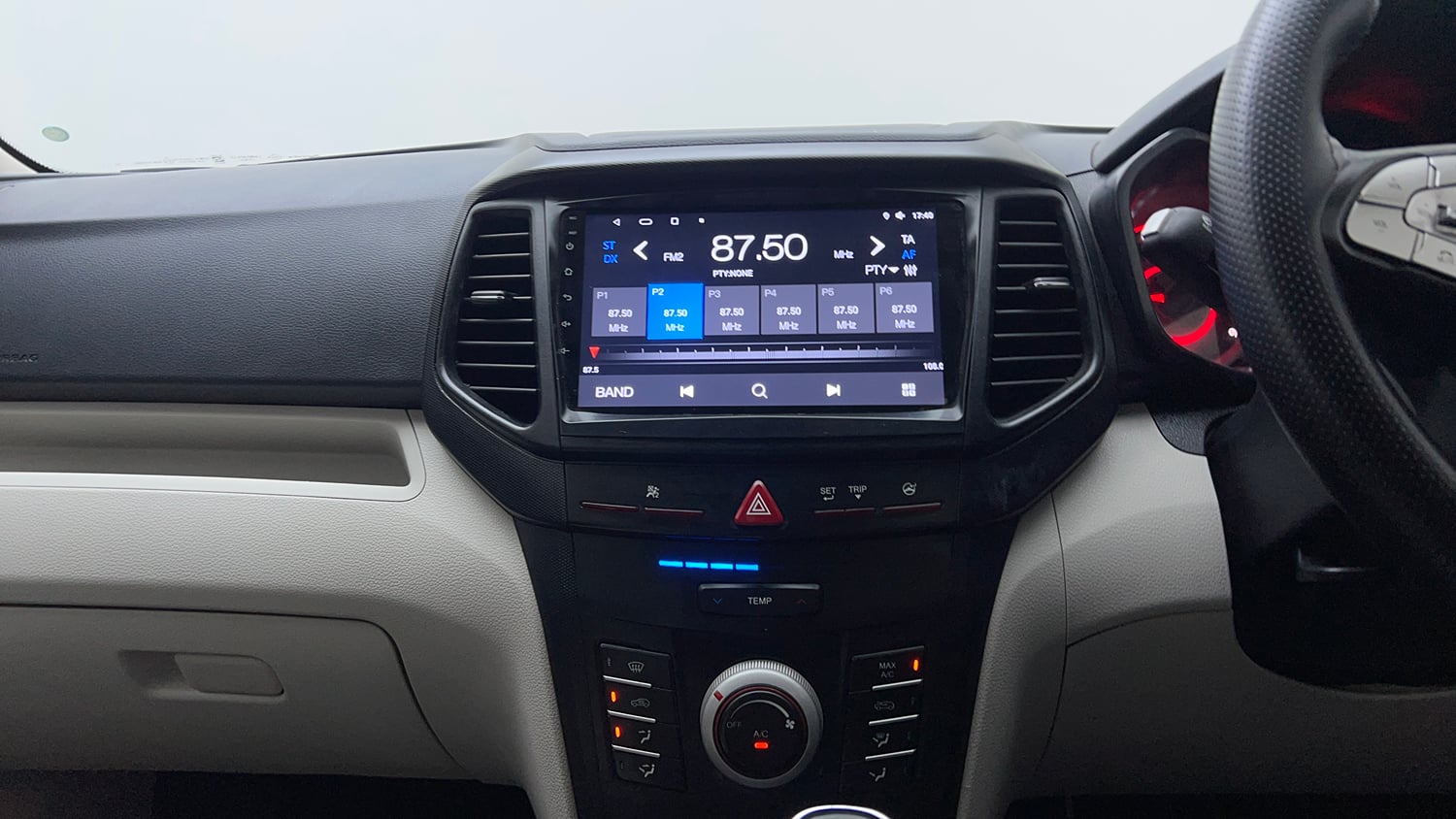 Used 2023 Mahindra XUV 300 W6 1.5 Diesel Diesel Manual interior MUSIC SYSTEM & AC CONTROL VIEW