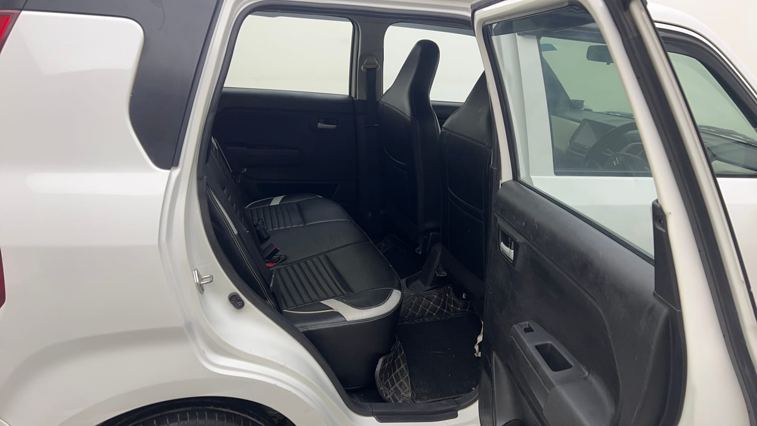 Used 2023 Maruti Suzuki Wagon R VXI 1.0 AGS Petrol Automatic interior RIGHT SIDE REAR DOOR CABIN VIEW