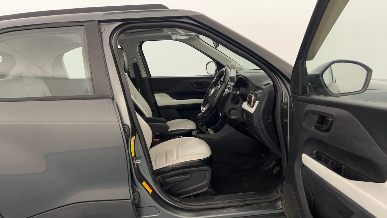 Used 2024 Tata Punch Accomplished Dazzle Sunroof CNG Cng Manual interior RIGHT SIDE FRONT DOOR CABIN VIEW