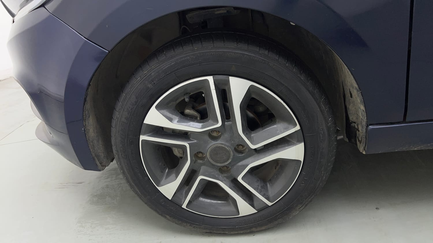 Used 2021 Tata Tiago XZ Plus Petrol Manual tyres LEFT FRONT TYRE RIM VIEW