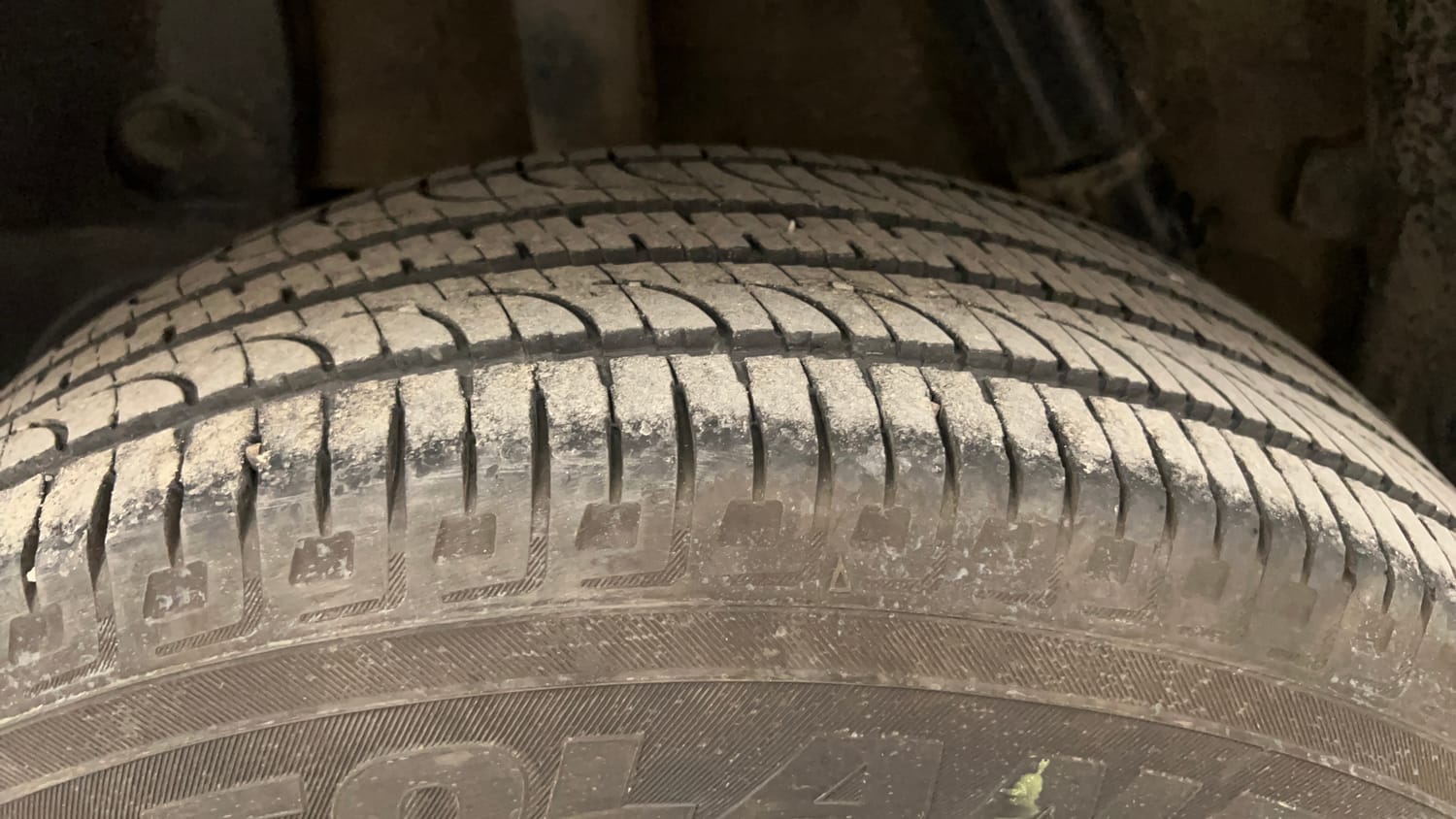 Used 2017 Renault Duster 110 PS RXZ 4X2 MT Diesel Diesel Manual tyres RIGHT REAR TYRE TREAD VIEW