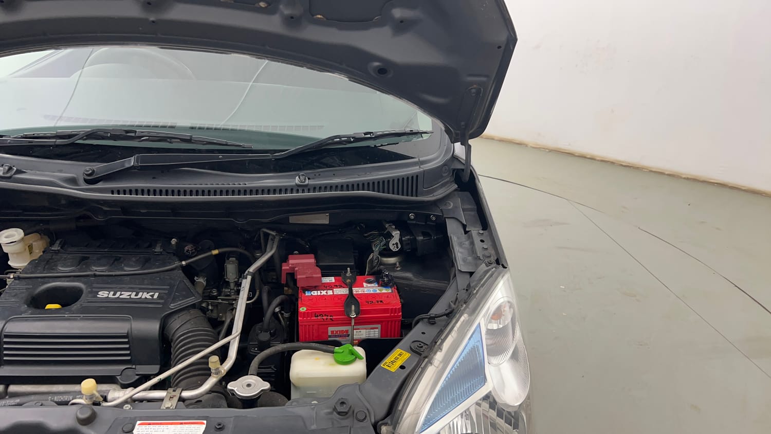 Used 2012 Maruti Suzuki Wagon R 1.0 VXi Petrol Manual engine ENGINE LEFT SIDE HINGE & APRON VIEW