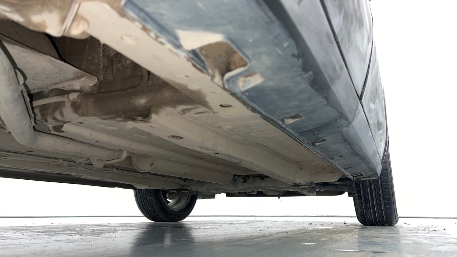 Used 2024 Tata Punch Accomplished Dazzle Sunroof CNG Cng Manual extra REAR RIGHT UNDERBODY VIEW