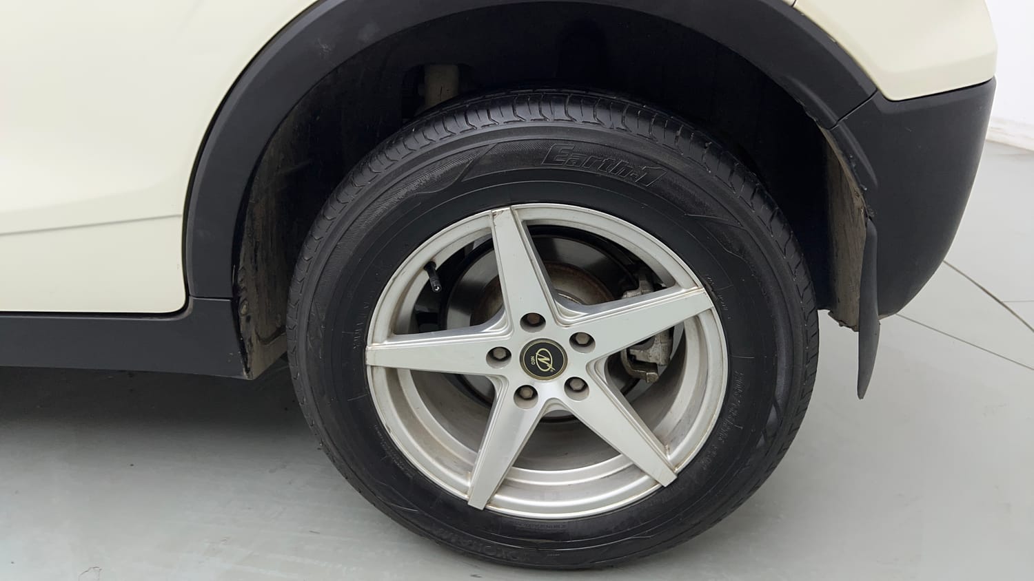 Used 2023 Mahindra XUV 300 W6 1.5 Diesel Diesel Manual tyres LEFT REAR TYRE RIM VIEW