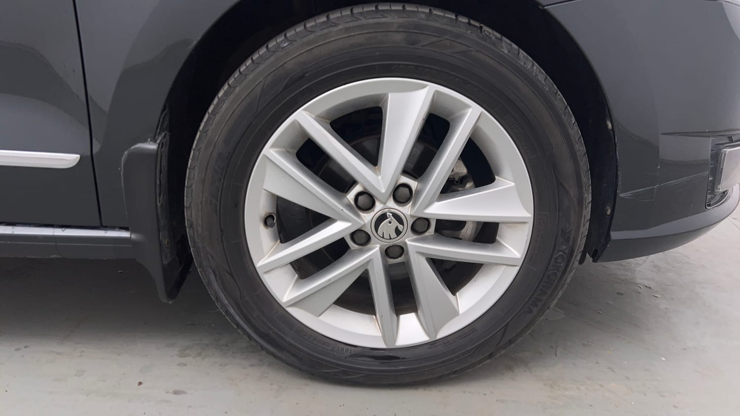 Used 2022 Skoda Rapid Style Petrol Manual tyres RIGHT FRONT TYRE RIM VIEW