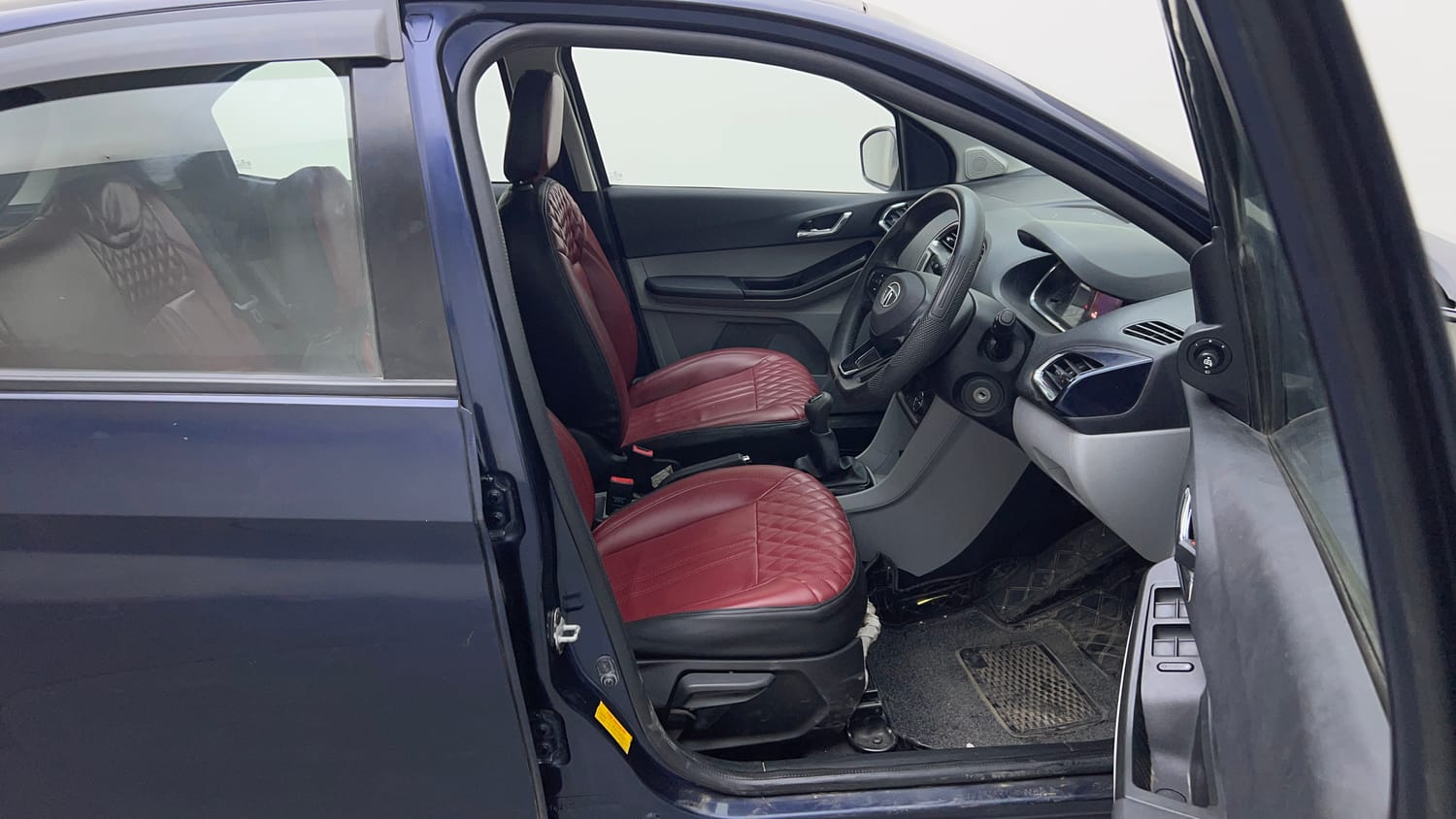 Used 2021 Tata Tiago XZ Plus Petrol Manual interior RIGHT SIDE FRONT DOOR CABIN VIEW