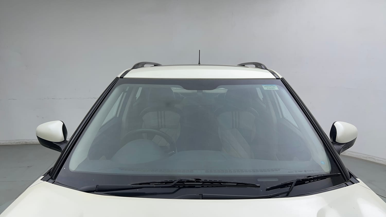 Used 2023 Mahindra XUV 300 W6 1.5 Diesel Diesel Manual exterior FRONT WINDSHIELD VIEW