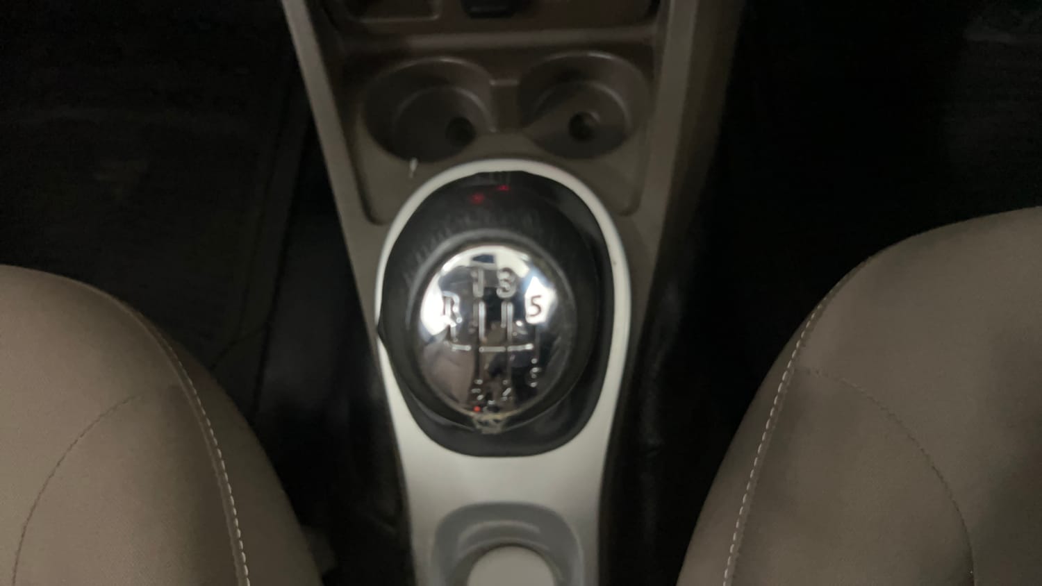 Used 2017 Renault Duster 110 PS RXZ 4X2 MT Diesel Diesel Manual interior GEAR  KNOB VIEW