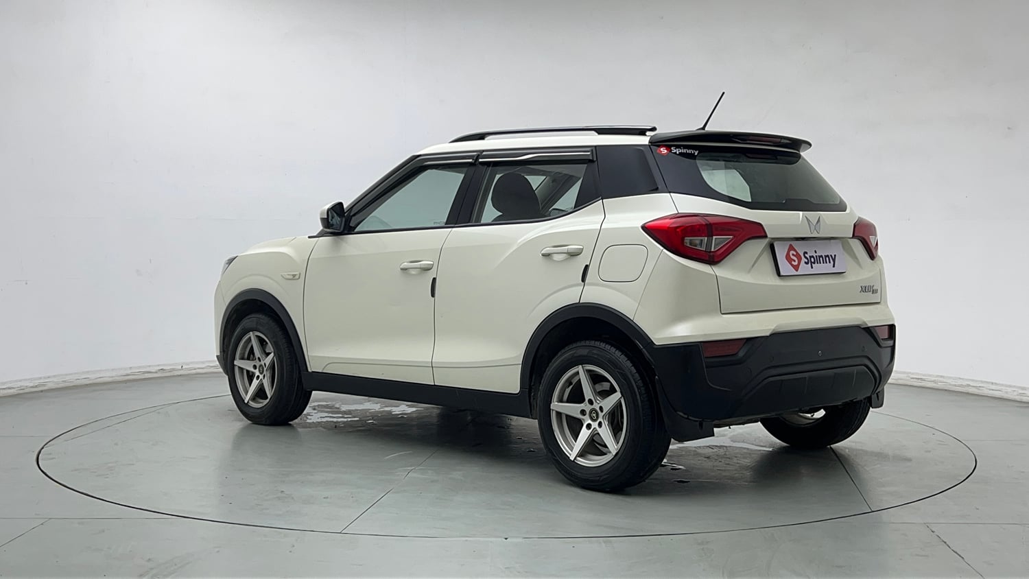 Used 2023 Mahindra XUV 300 W6 1.5 Diesel Diesel Manual exterior LEFT REAR CORNER VIEW