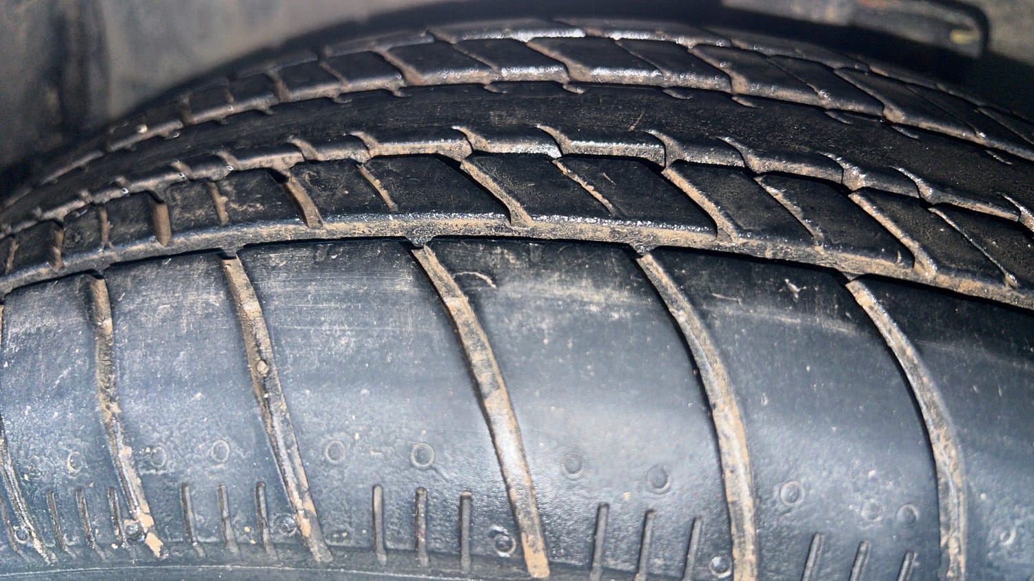 Used 2021 Maruti Suzuki Celerio VXi AMT Petrol Automatic tyres LEFT FRONT TYRE TREAD VIEW