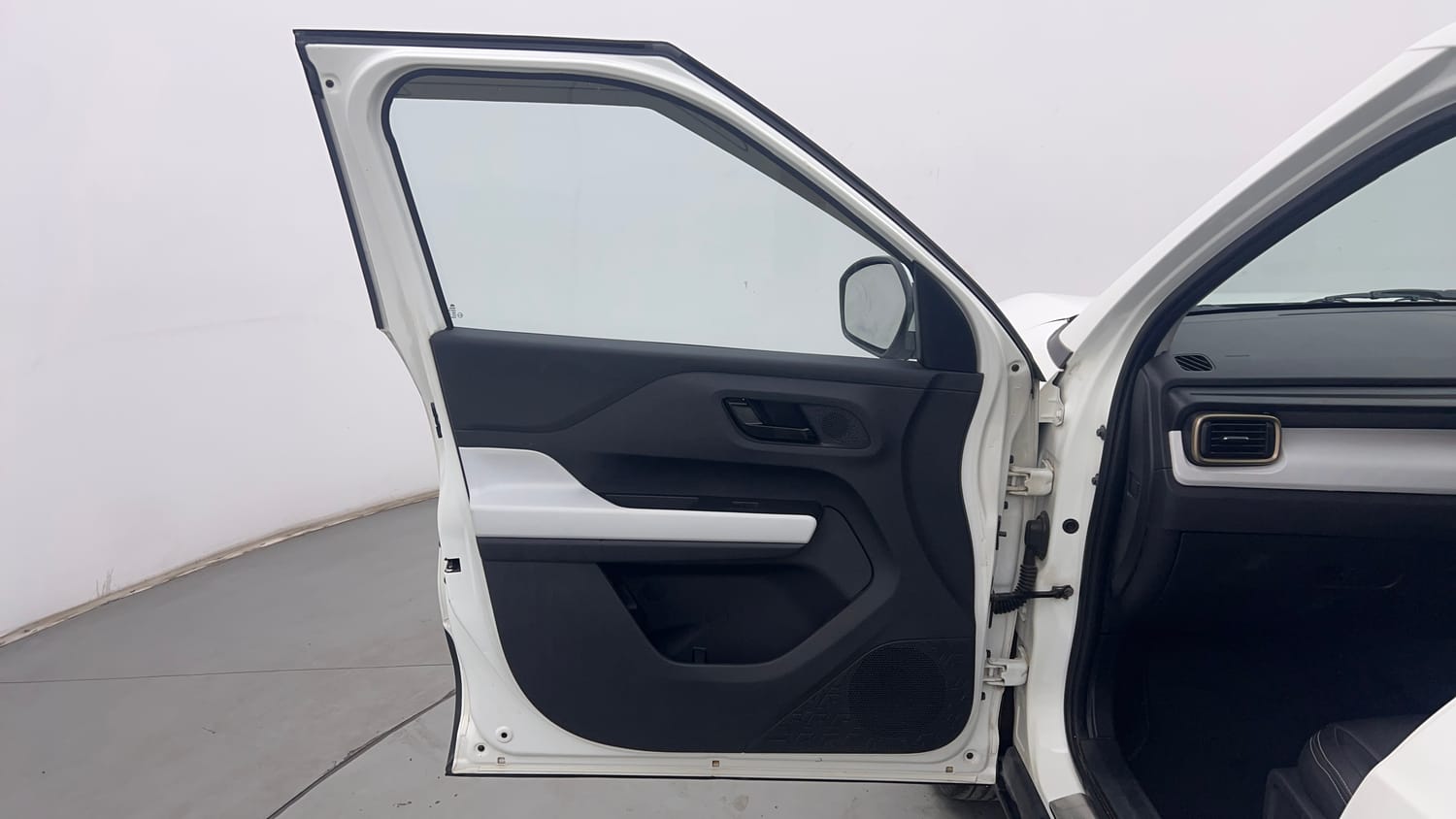 Used 2023 Tata Punch Accomplished AMT Petrol Automatic interior LEFT FRONT DOOR OPEN VIEW