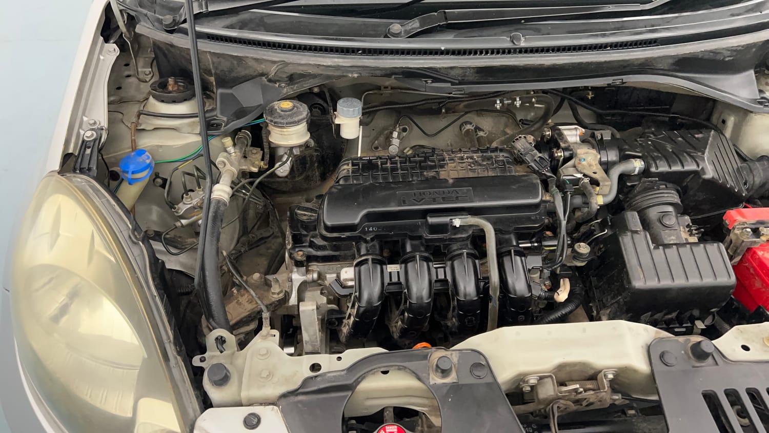 Used 2014 Honda Amaze 1.2 EX i-VTEC Petrol Manual engine ENGINE RIGHT SIDE VIEW