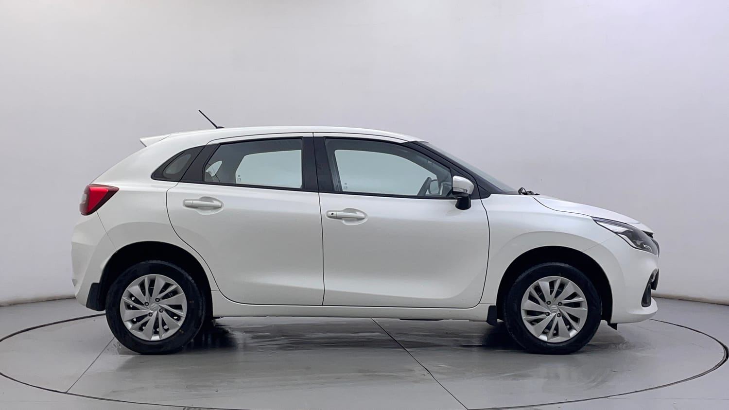 Used 2024 Maruti Suzuki Baleno Delta AGS Petrol Automatic exterior RIGHT SIDE VIEW
