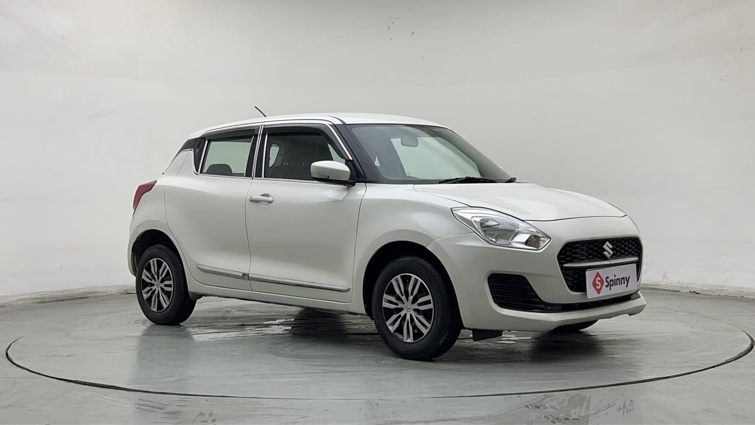 Used 2023 Maruti Suzuki Swift VXi Petrol Manual exterior RIGHT FRONT CORNER VIEW