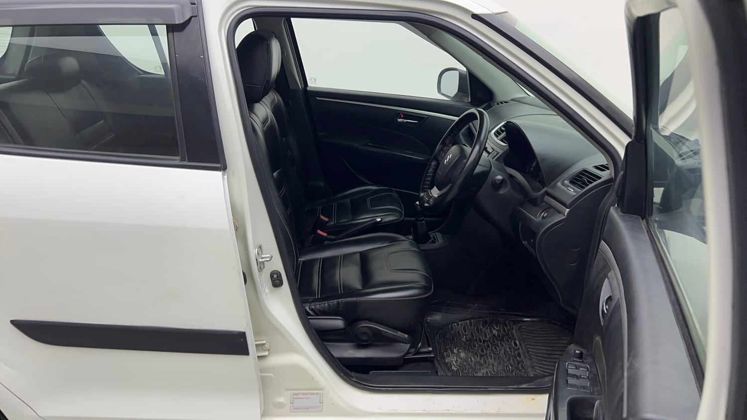 Used 2015 Maruti Suzuki Swift ZXi Petrol Manual interior RIGHT SIDE FRONT DOOR CABIN VIEW